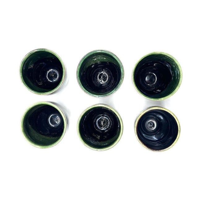 Black Mid-Century Modern Ceramic Set Pitcher and Mugs with Sgraffito Decoration, Italy, 1960s, Set of 7 For Sale - Image 8 of 18