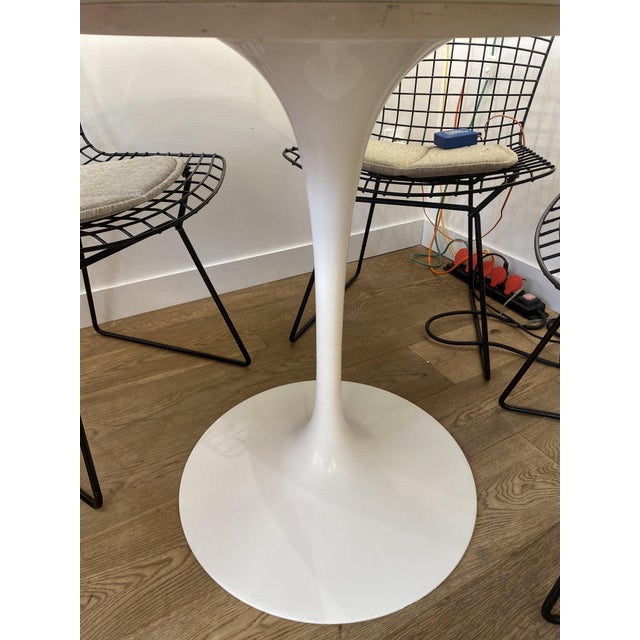 Stone Vintage Tulip Round Table in Calacatta Marble by Eero Saarinen for Knoll Inc., 1970s For Sale - Image 7 of 11