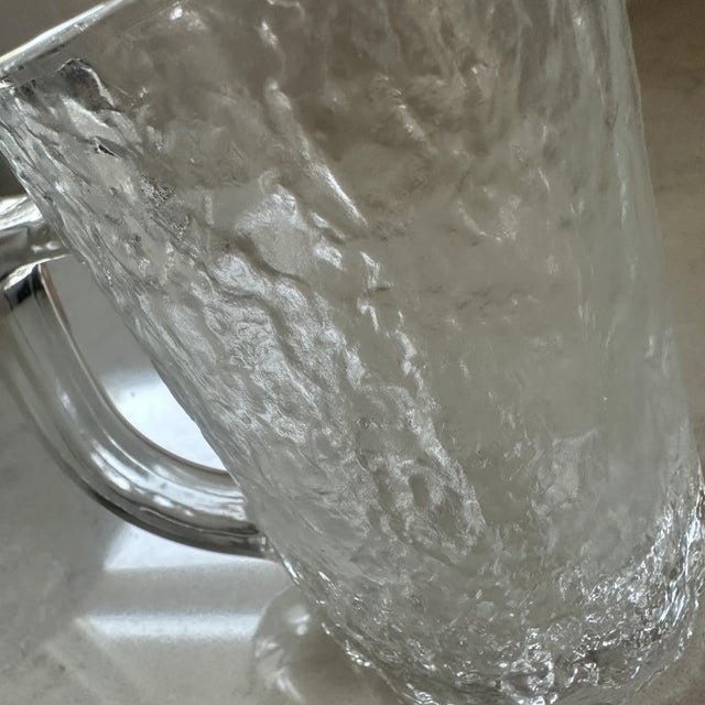 1970s Vintage Glacier Pattern Frosted Handle Beer Glasses- Set of 3 For Sale - Image 5 of 11