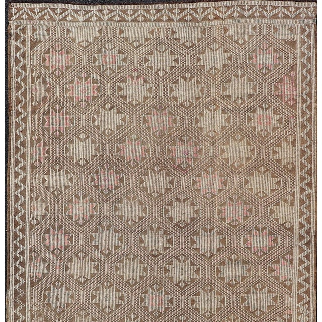Vintage Turkish Embroidered Kilim With All-Over Star Design on a Taupe Ground For Sale - Image 9 of 13