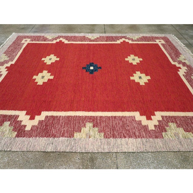 Galerie Shabab Collection Mid-20th Century Swedish Flatweave Kilim Room Size Rug For Sale - Image 4 of 8