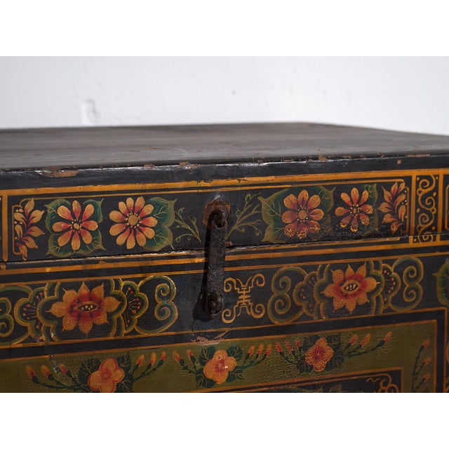 Antique wooden box with illustrations of peonies (china, c.1900) #5 ref.: am08024-5 dimensions: 84 x 53 x 61 cm (l x w x...