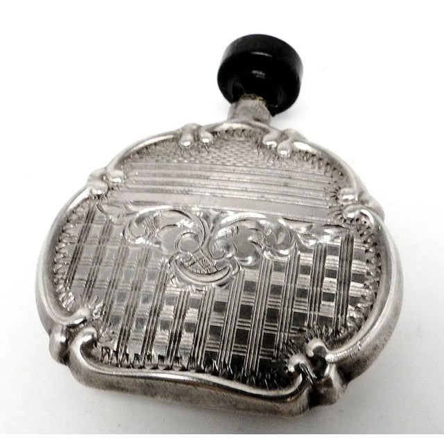 German Art Deco Silver Perfume Bottle, 1920s, in Very Good conditions. Designed 1920 to 1949