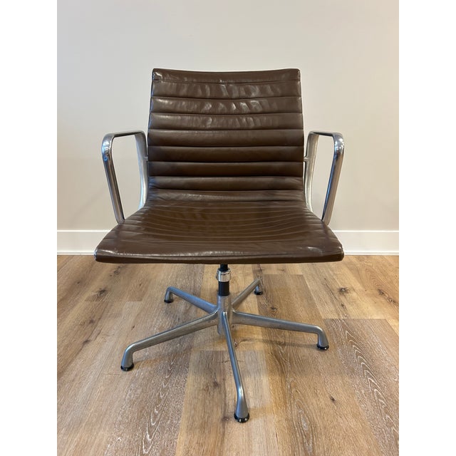 2000 - 2009 Vintage Aluminum Group Brown Task Chair by Eames for Herman Miller For Sale - Image 5 of 12