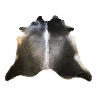 XL Natural Brazilian Dark Off Gray Cowhide 90" X 103" For Sale