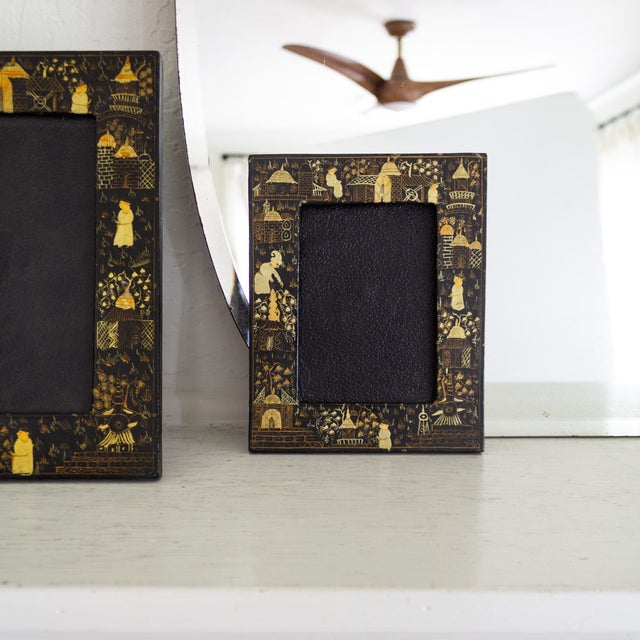 Black Pair of Vintage Hand Painted Black Lacquered Chinoisere Picture Frames For Sale - Image 8 of 13