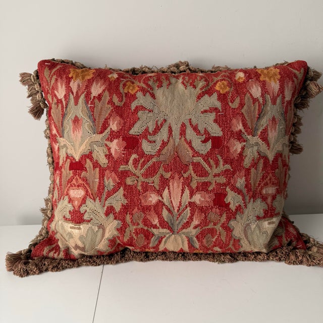 Vintage tulip tapestry large down insert pillow from Gerry Nichols. This pillow has beautiful details; thick tassel trim...