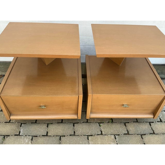 Pair of 1950s Vintage Space Age Nightstands by Mendel Furniture. For Sale In Providence - Image 6 of 12