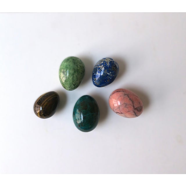 A beautiful set of five (5) Italian marble egg sculptures, in the Modern style, circa mid-20th century, Italy. Eggs...