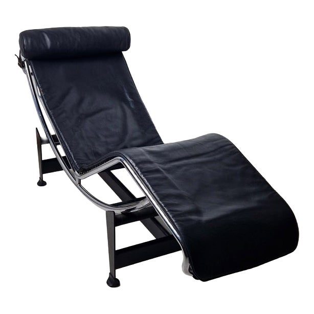 LC4 Chaise Lounge in Black Leather by Le Corbusier for Cassina, 1970s For Sale