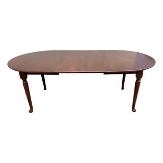 20th Century Henkel Harris Queen Anne Style Expandable Oval Solid Mahogany Dining Table For Sale
