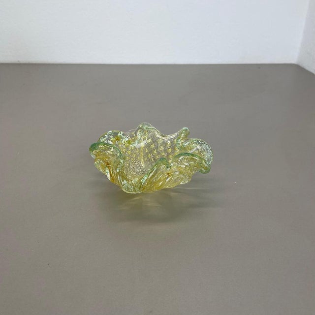 Murano Glass Flakes Bowl or Ashtray attributed to Barovier & Toso, Italy, 1970s For Sale - Image 4 of 17