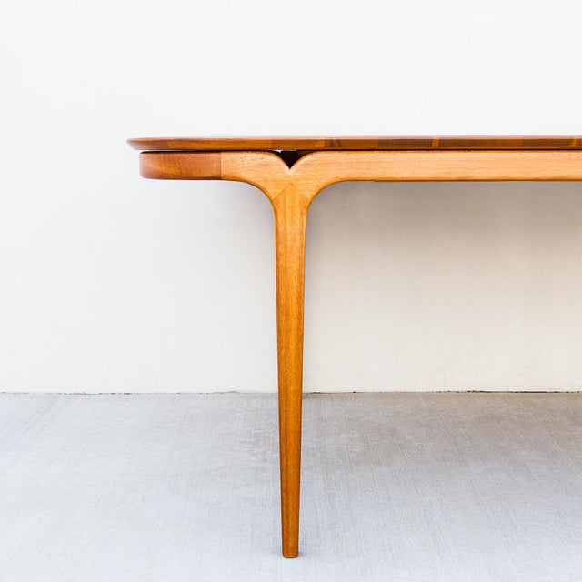 Restored 1950s Mahogany Dining Table With Two Leaves Attributed to Brown Saltman For Sale - Image 9 of 17