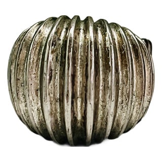 Vintage Silver Fluted Dome Ring With Stretchy Band, Circa 1990s, Size 7 For Sale