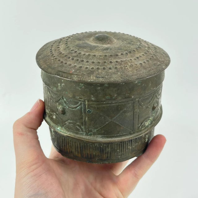 Early 20th Century Asante Forowa Chased Brass Box Ghana For Sale In Denver - Image 6 of 7