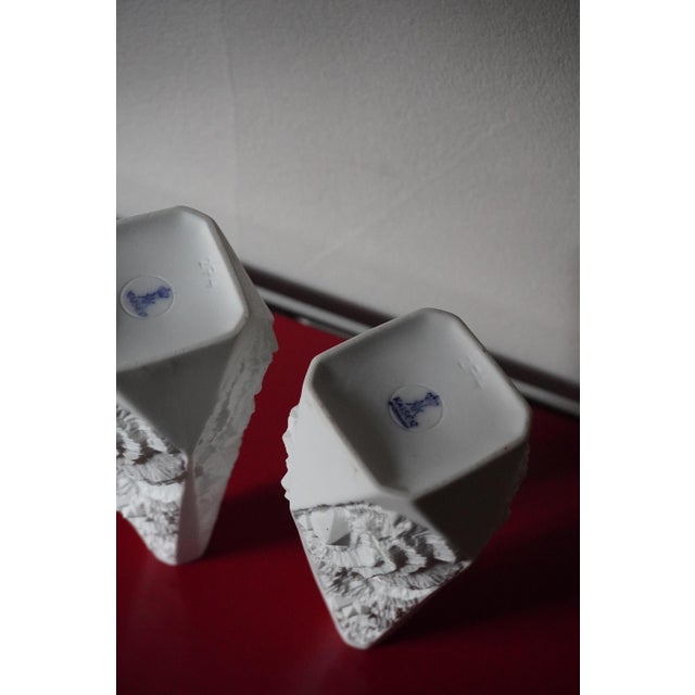 Vintage German Vases in Biscuit Porcelain from AK Kaiser, 1960s, Set of 2 For Sale - Image 4 of 6