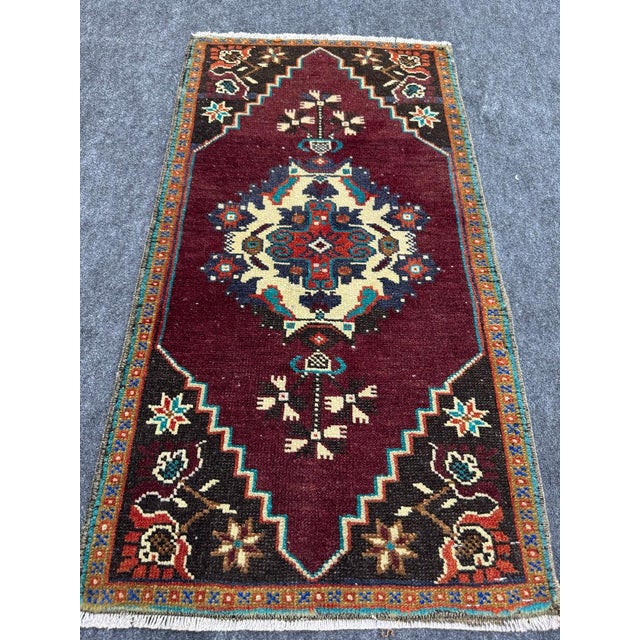 Contemporary Turkish Yastik Rug 1'6" x 2'10" For Sale - Image 3 of 5