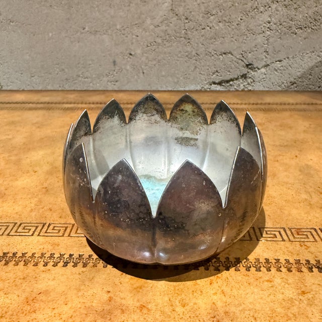 1960s Vintage Silver-Plated Lotus Flower Bowl Produced by Reed & Barton Mid Century For Sale - Image 5 of 7
