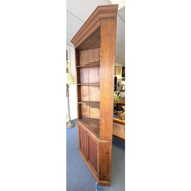 19th Century Rustic American Pine Corner Cupboard With Open Shaped Shelves Over Doors For Sale In West Palm - Image 6 of 18