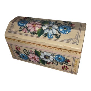 Vintage Mexican Folk Art Lacquered Box For Sale