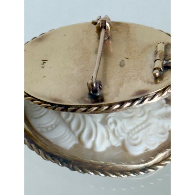 1940s 14k Gold Edwardian Style Shell Cameo Habillé Convertible Brooch Pendant For Sale In New York - Image 6 of 9