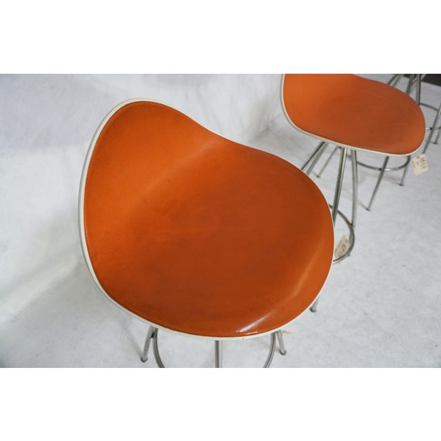 Onda Swivel Kitchen Stools by Jesús Gasca for Stua in Orange - Pair For Sale - Image 14 of 17