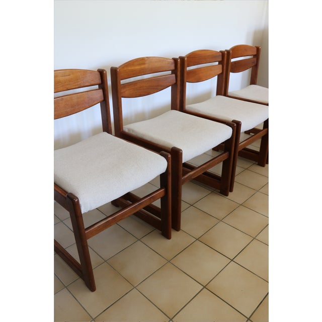 Mid-Century Modern Vintage Chairs in Cotton and Linen Upholstery, 1970s, Set of 4 For Sale - Image 3 of 15