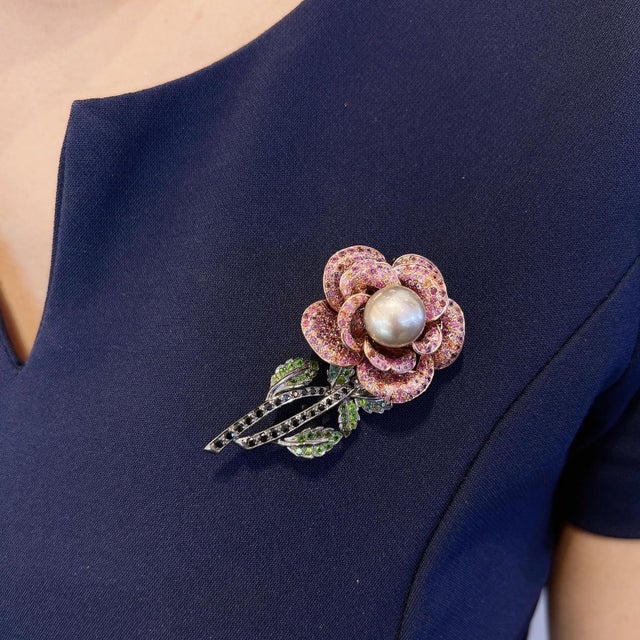 Pink Bochic “Orient” Vintage Pink Sapphire & Pearl Brooch Set 18K Gold & Silver For Sale - Image 8 of 18