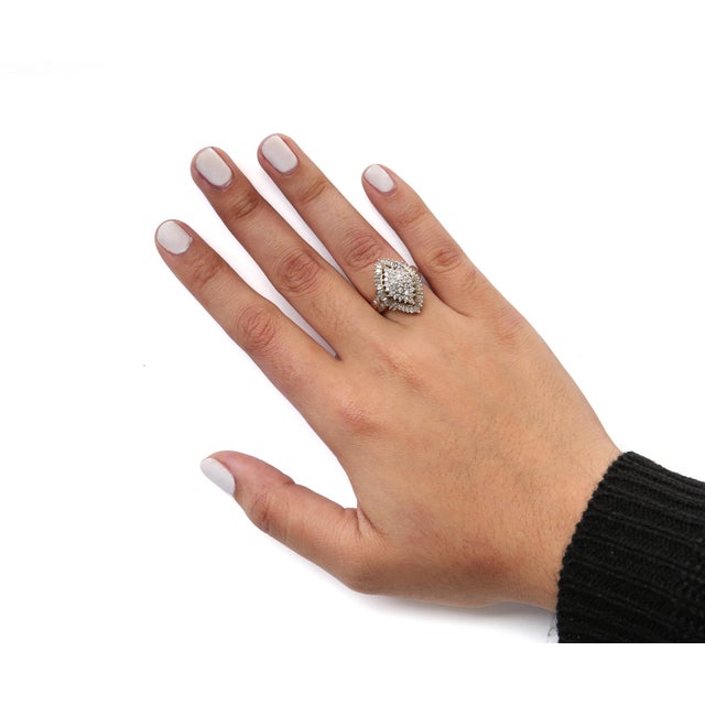 Early 21st Century 10K Yellow Gold 1.0 Cttw Round and Baguette-Cut Diamond Cluster Ring, Size 7 For Sale - Image 5 of 6