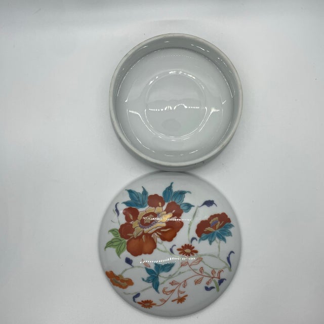 1980s 1980s A. Raynaud & Cie Limoges Porcelain Hokusai Celadon 4" Lidded Jewelry Trinket Box For Sale - Image 5 of 10