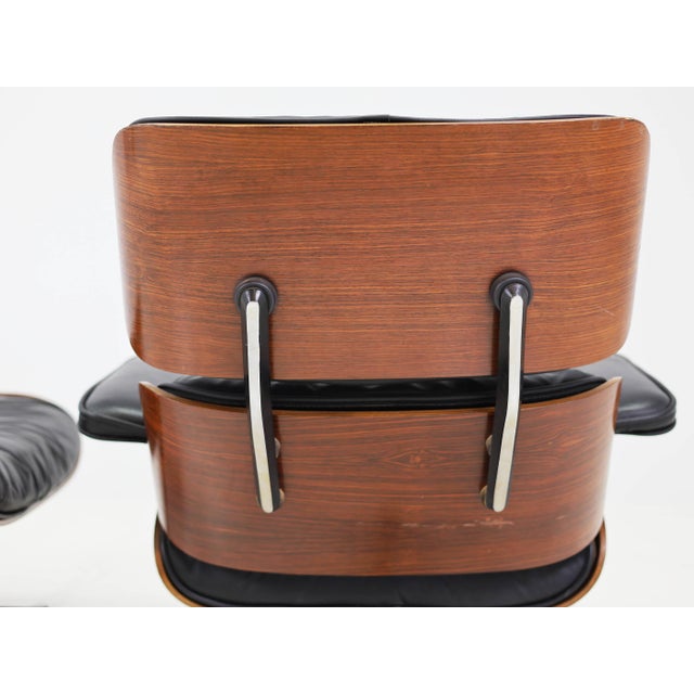 Set of Model 670 Lounge Chair and Ottoman in Rosewood and Black Leather by Charles & Ray Eames for Herman Miller, USA, 1956 For Sale - Image 14 of 17