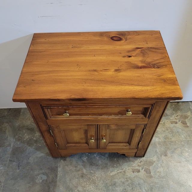 Mid 20th Century Vintage Pennsylvania House Solid Pine Nightstand For Sale - Image 5 of 7