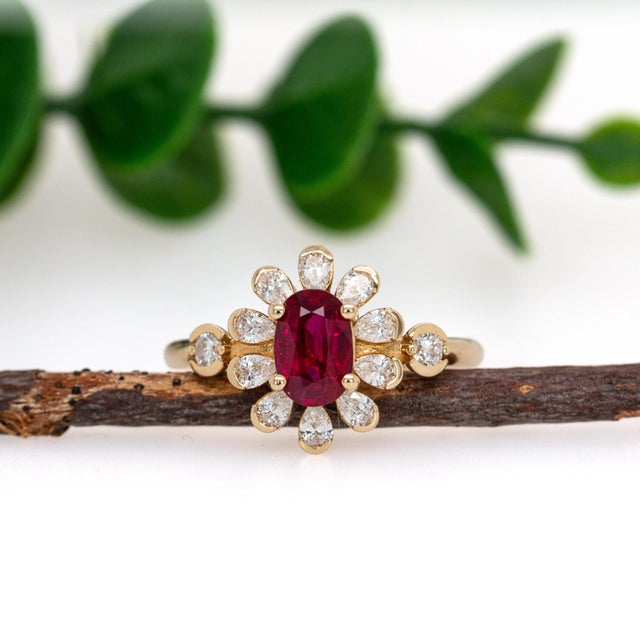 Contemporary 1ct Mozambique Ruby and Earth-Mined Diamond Floral Ring in Solid 14k Gold, Size 6.75 For Sale - Image 3 of 7