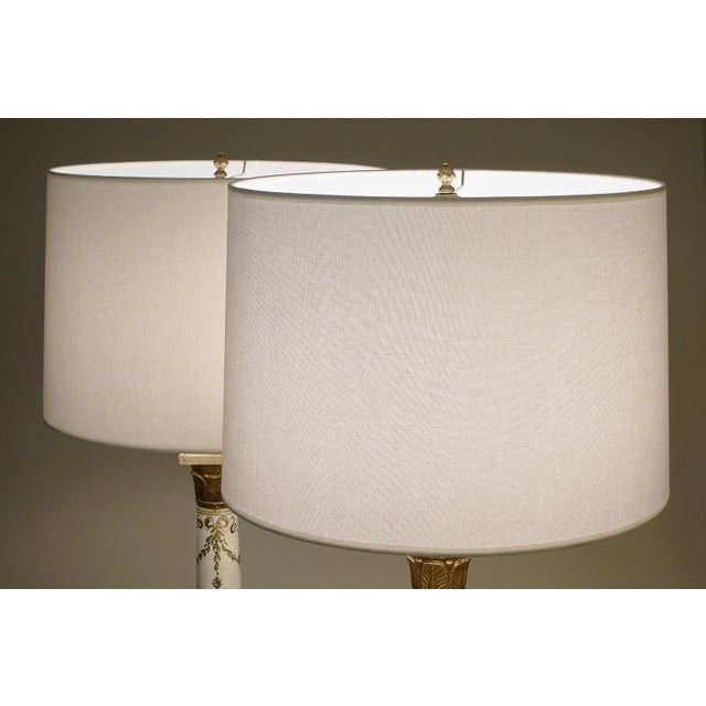 1930s Neoclassical Hand Painted Tole "Grand Tour" Tuscan Style Column Terra Cotta Pottery Wood Table Lamps - a Pair For Sale - Image 10 of 13