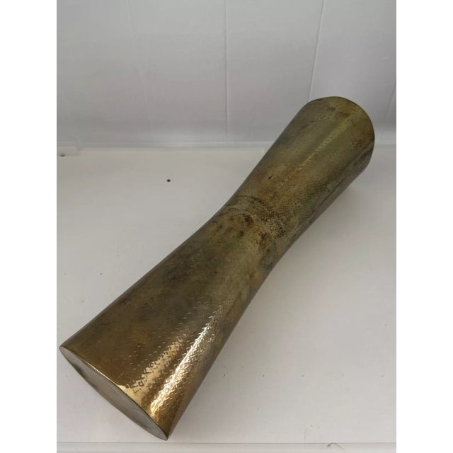 1970s Italian Modern Hand-Beaten Brass Vase, 1970s For Sale - Image 5 of 12