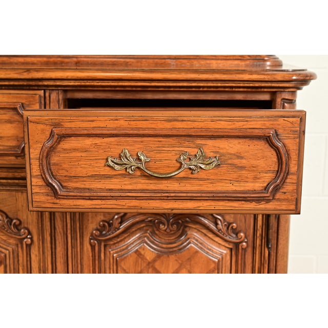 Thomasville French Regency Louis XVI Carved Walnut Lighted Breakfront Bookcase Cabinet For Sale - Image 9 of 17