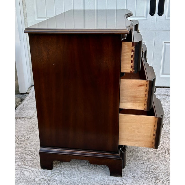 Drexel Mahogany Bachelors Chest Three Drawer Block Front Georgian Dresser 70s For Sale - Image 12 of 14