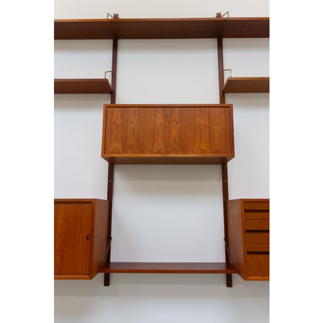 Danish Modern Three-Bay Modular Teak Wall Unit by Poul Cadovius for Cado, 1950s For Sale - Image 17 of 18