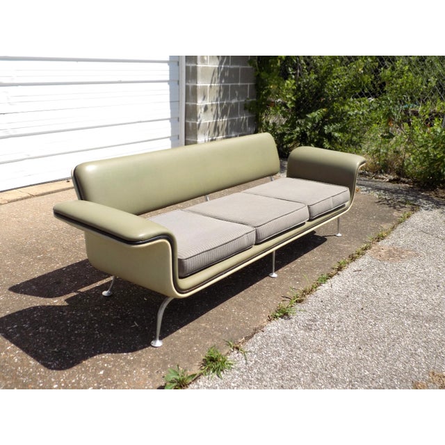 Alexander Girard Vintage MCM 1960s Herman Miller Alexander Girard 1967 Girard-Group 3-Seat Sofa ! For Sale - Image 4 of 18