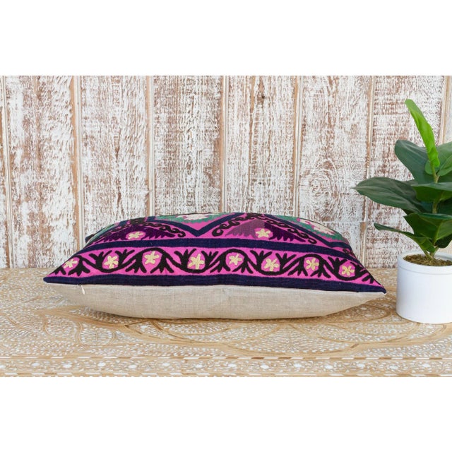 Guli Nurata Suzani Lumbar Pillow For Sale In Los Angeles - Image 6 of 9