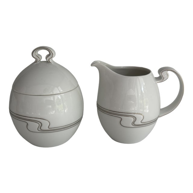 White and Gilt Asimmetria Milk Jug and Sugar Bowl by Bjørn Wiinblad for Rosenthal Studio Linie, Germany, 1988, Set of 2 For Sale