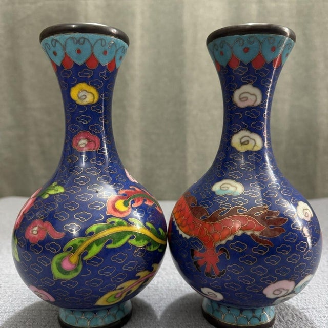 Pair of Vintage Chinese Cloisonné Dragon and Phoenix Tianqiu Vases, Deep Blue Cloud Enamel Chinoiserie Vessels For Sale In Los Angeles - Image 6 of 6