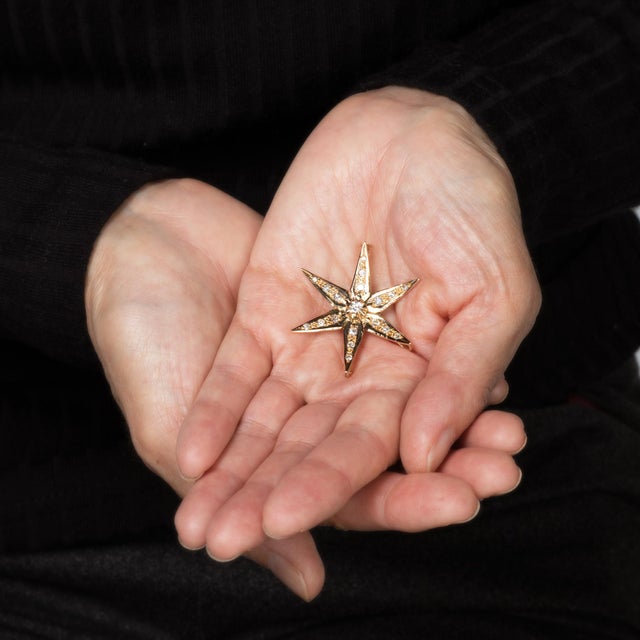 Mid 20th Century Vintage Diamond Star Pendant 14k Gold Brooch Mid Century Celestial Jewelry For Sale - Image 5 of 5