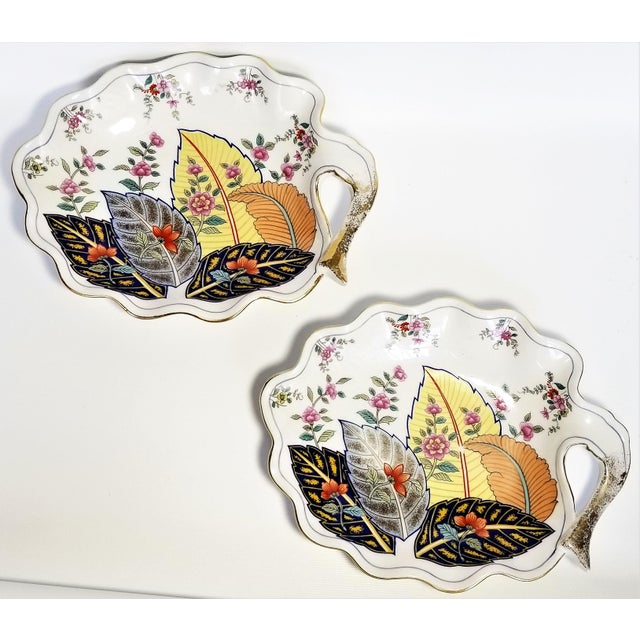 Chinoiserie Trays Chinese Tobacco Leaf Porcelain Pair For Sale - Image 3 of 12