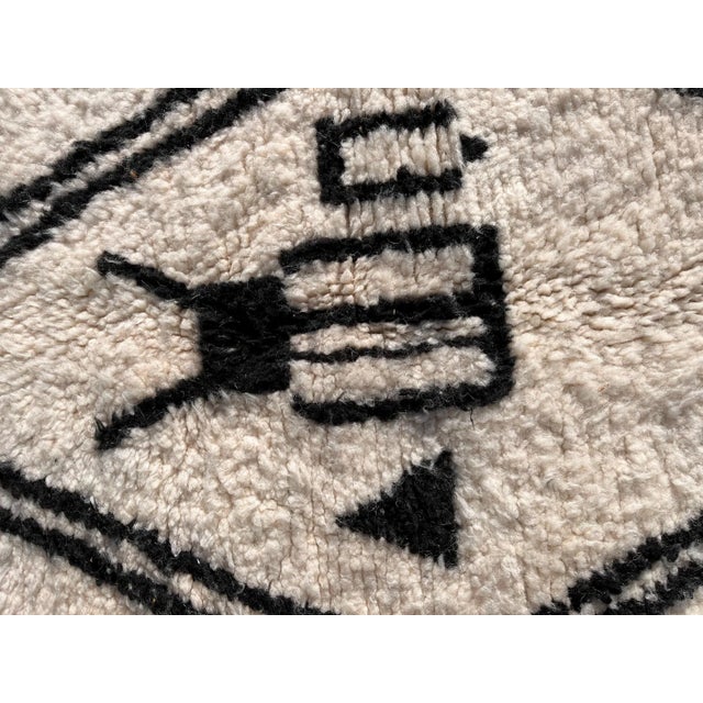 Mid-Century Modern Contemporary Black and White For Sale - Image 3 of 10