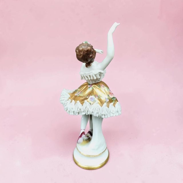 Antique Porcelain Lace Ballerina Figurine with Gilt Floral Tutu from Rudolstadt-Volkstedt, 1920s For Sale - Image 6 of 13