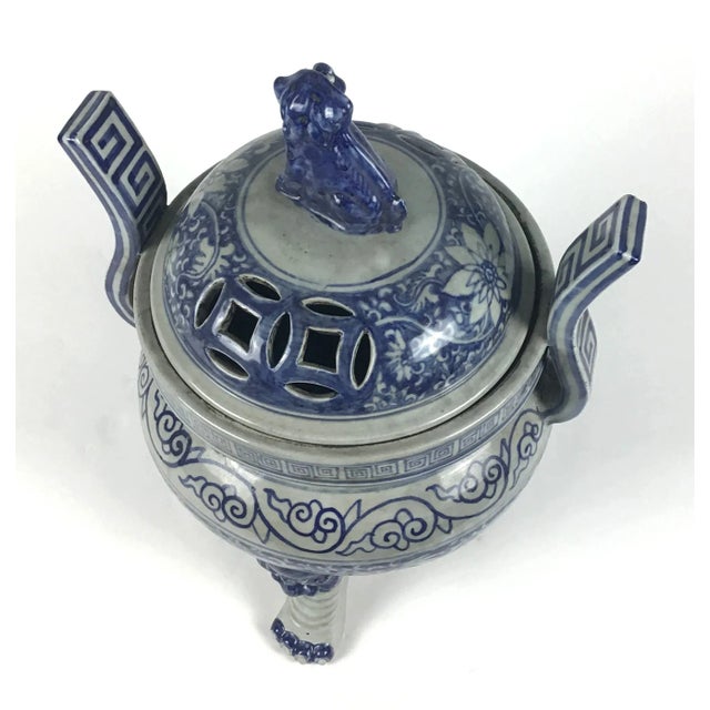 Antique Chinese Blue and White Tripod Incense Burner For Sale - Image 4 of 13
