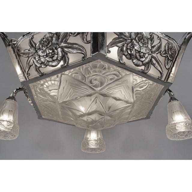 Metal Ollier & Hanots French Art Deco Chandelier 1920s - Frosted Glass & Nickeled Bronze For Sale - Image 7 of 14