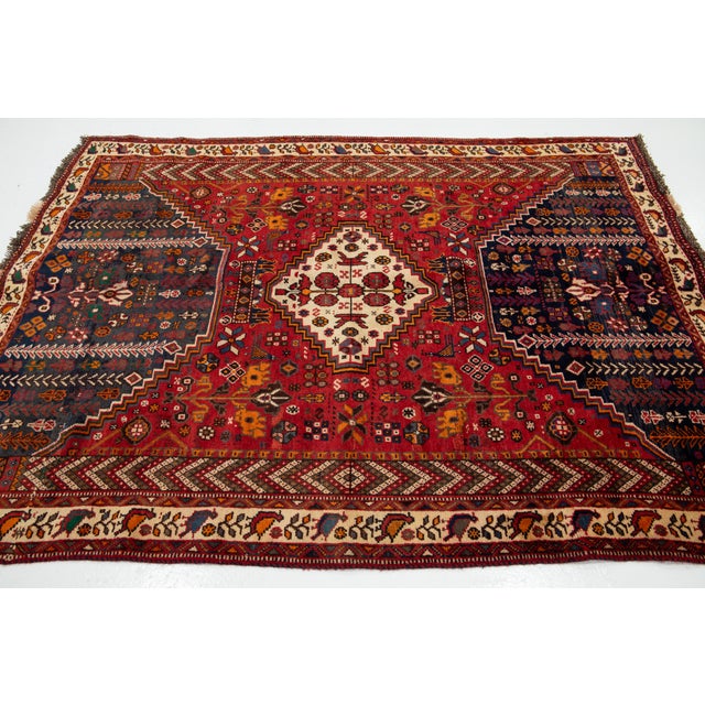 Persian 5 X 7 Vintage Shiraz Handmade Wool Rug in Red and Blue For Sale - Image 3 of 8