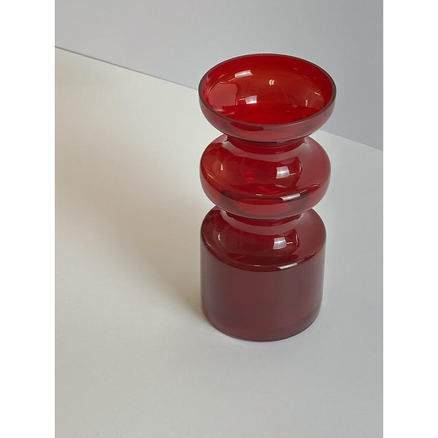 Vintage Swedish Red Glass Vase by Per-Olof Ström for Alsterfors, 1960s For Sale - Image 3 of 10